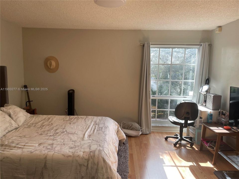 Activo con contrato: $1,900 (1 camas, 1 baños, 672 Pies cuadrados)