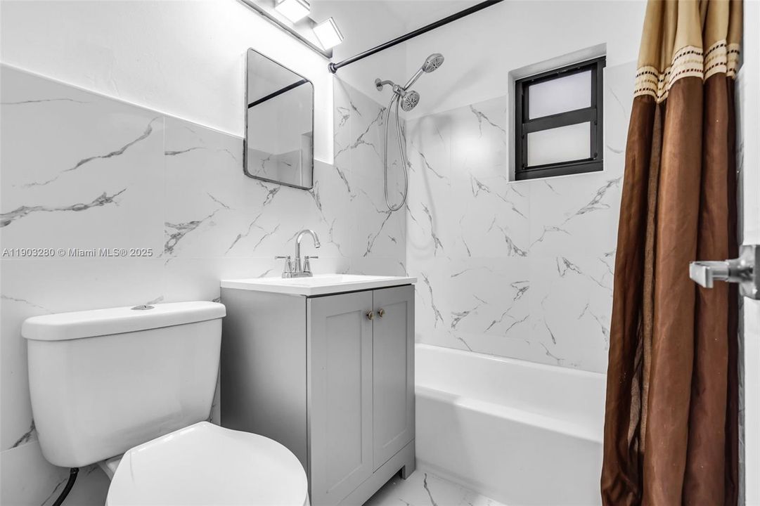 For Sale: $650,000 (3 beds, 2 baths, 960 Square Feet)