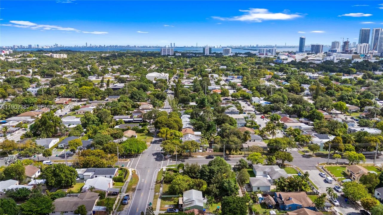 For Sale: $685,000 (2 beds, 1 baths, 1098 Square Feet)