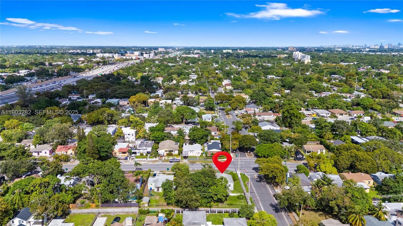 For Sale: $685,000 (2 beds, 1 baths, 1098 Square Feet)