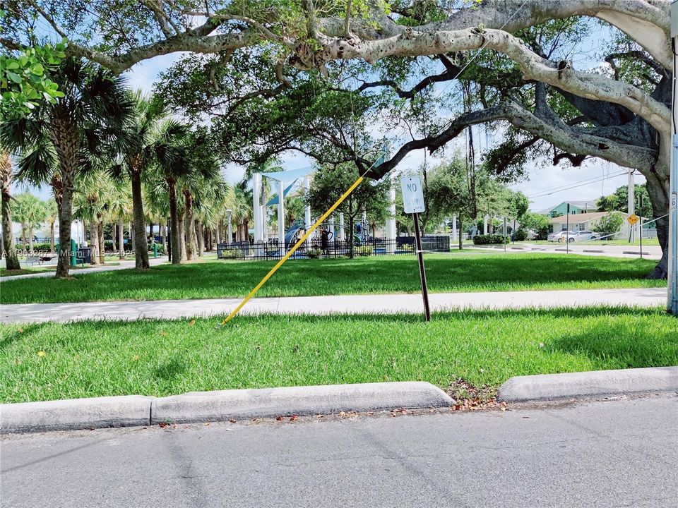 For Rent: $2,240 (2 beds, 1 baths, 656 Square Feet)