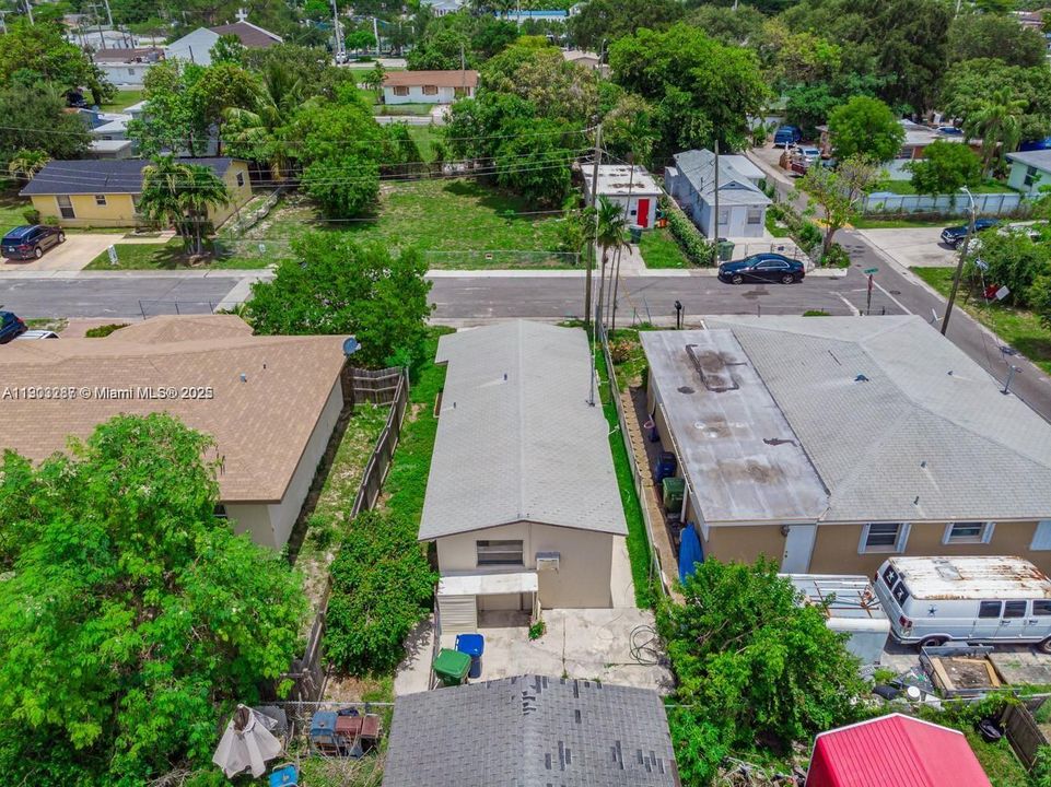 For Rent: $2,240 (2 beds, 1 baths, 656 Square Feet)