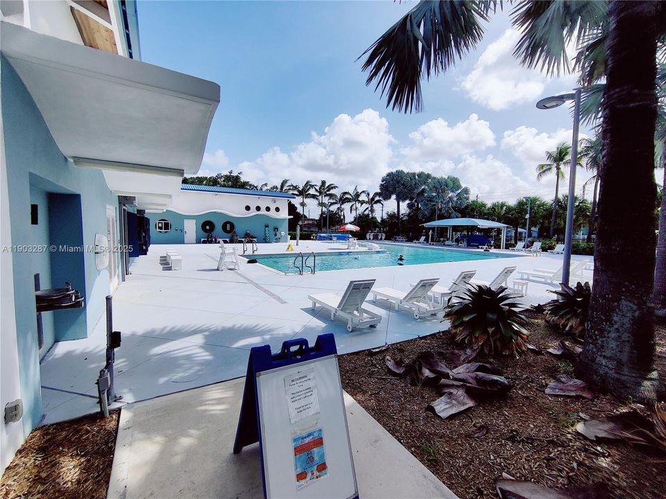 For Rent: $2,240 (2 beds, 1 baths, 656 Square Feet)