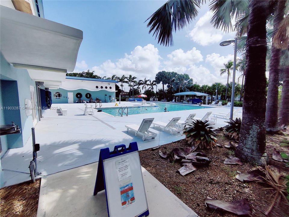 For Rent: $2,240 (2 beds, 1 baths, 656 Square Feet)