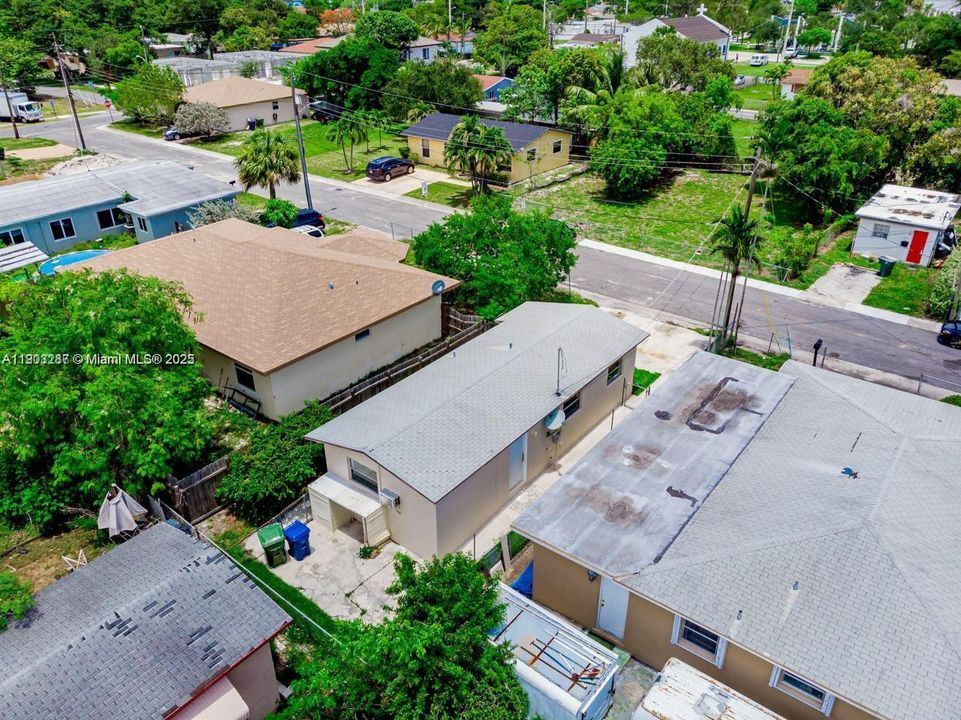 For Rent: $2,240 (2 beds, 1 baths, 656 Square Feet)