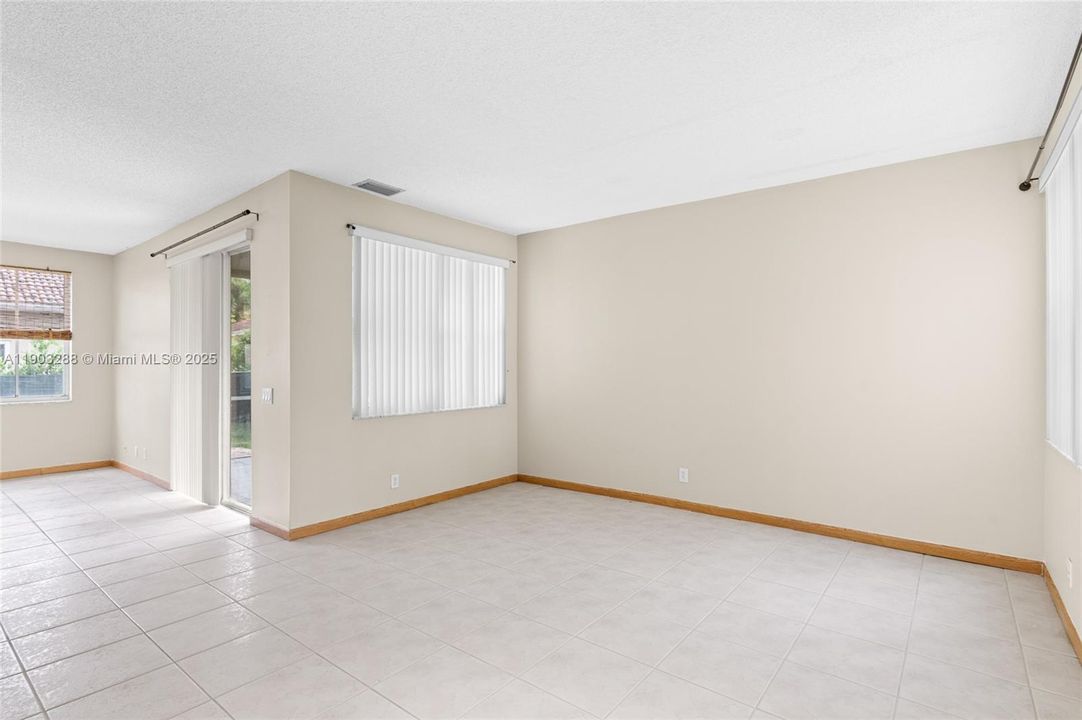 For Rent: $4,900 (4 beds, 2 baths, 2114 Square Feet)