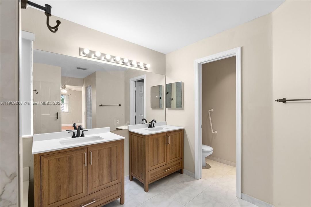 For Rent: $4,900 (4 beds, 2 baths, 2114 Square Feet)