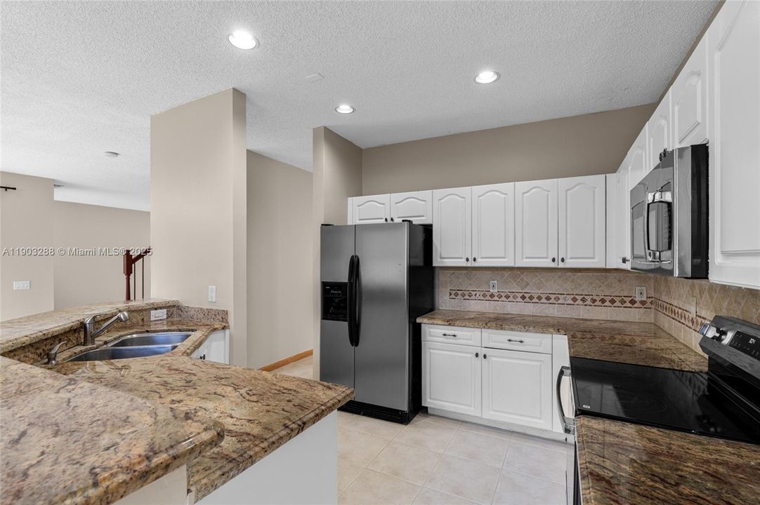 For Rent: $4,900 (4 beds, 2 baths, 2114 Square Feet)