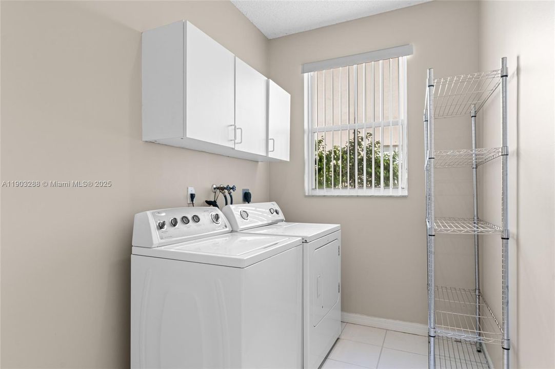 For Rent: $4,900 (4 beds, 2 baths, 2114 Square Feet)