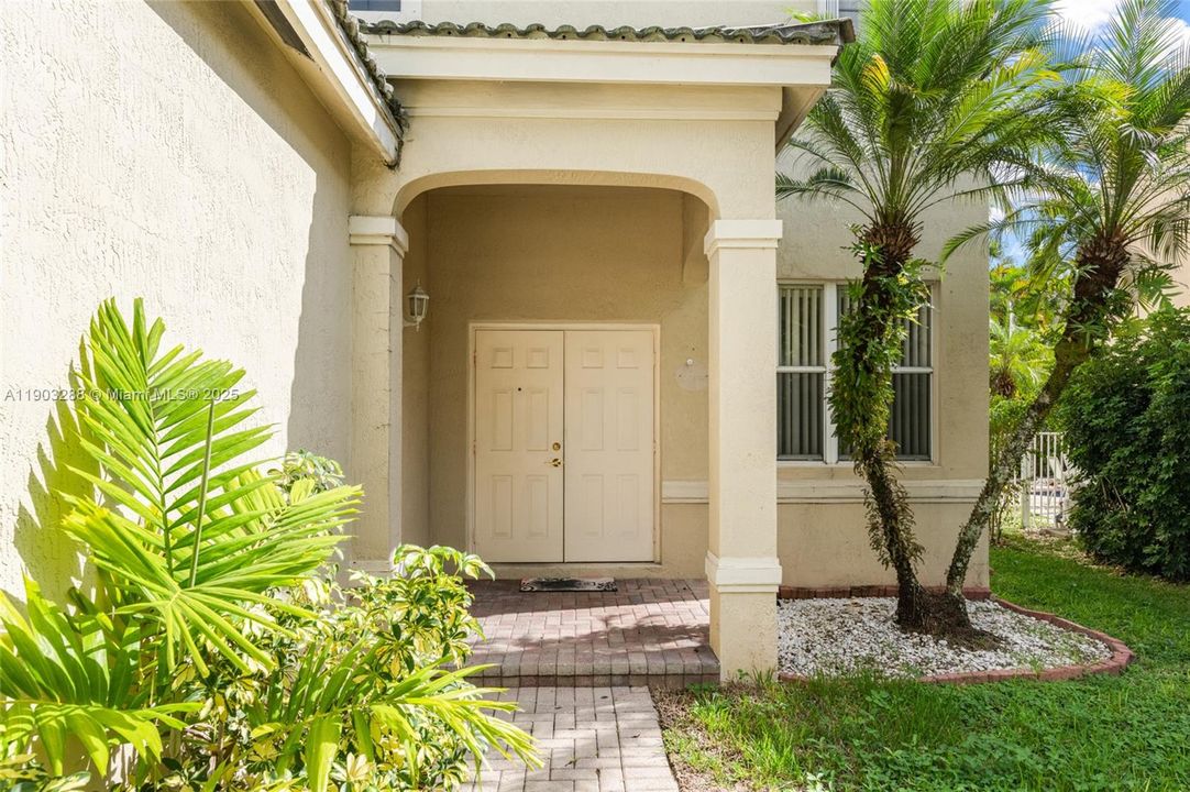 For Rent: $4,900 (4 beds, 2 baths, 2114 Square Feet)