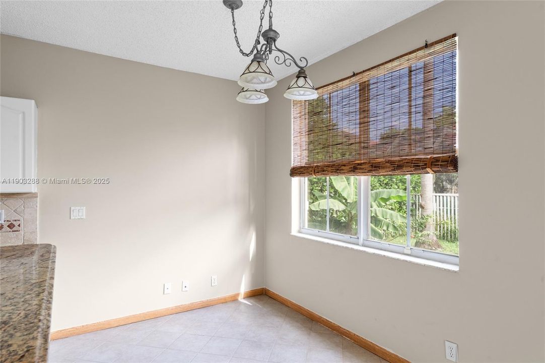 For Rent: $4,900 (4 beds, 2 baths, 2114 Square Feet)