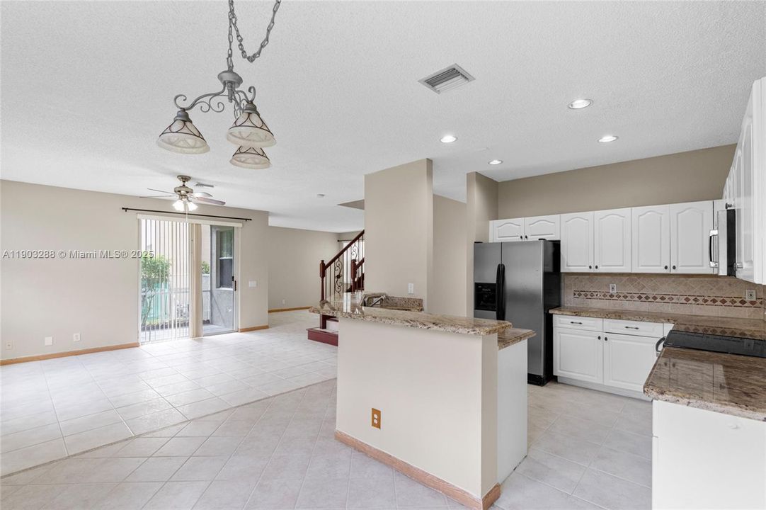 For Rent: $4,900 (4 beds, 2 baths, 2114 Square Feet)