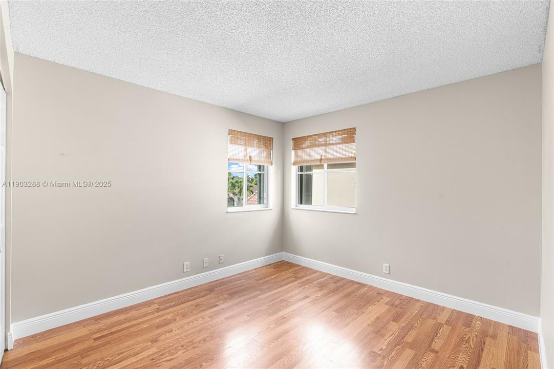 For Rent: $4,900 (4 beds, 2 baths, 2114 Square Feet)