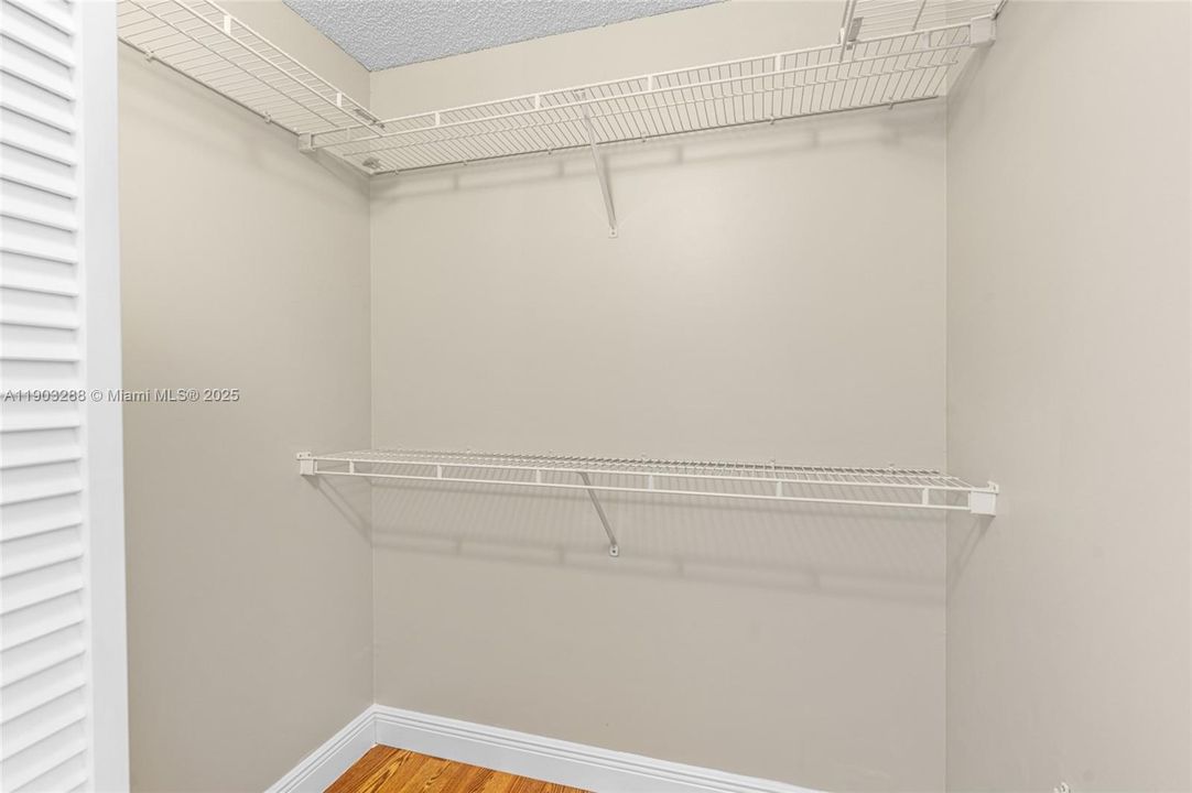 For Rent: $4,900 (4 beds, 2 baths, 2114 Square Feet)