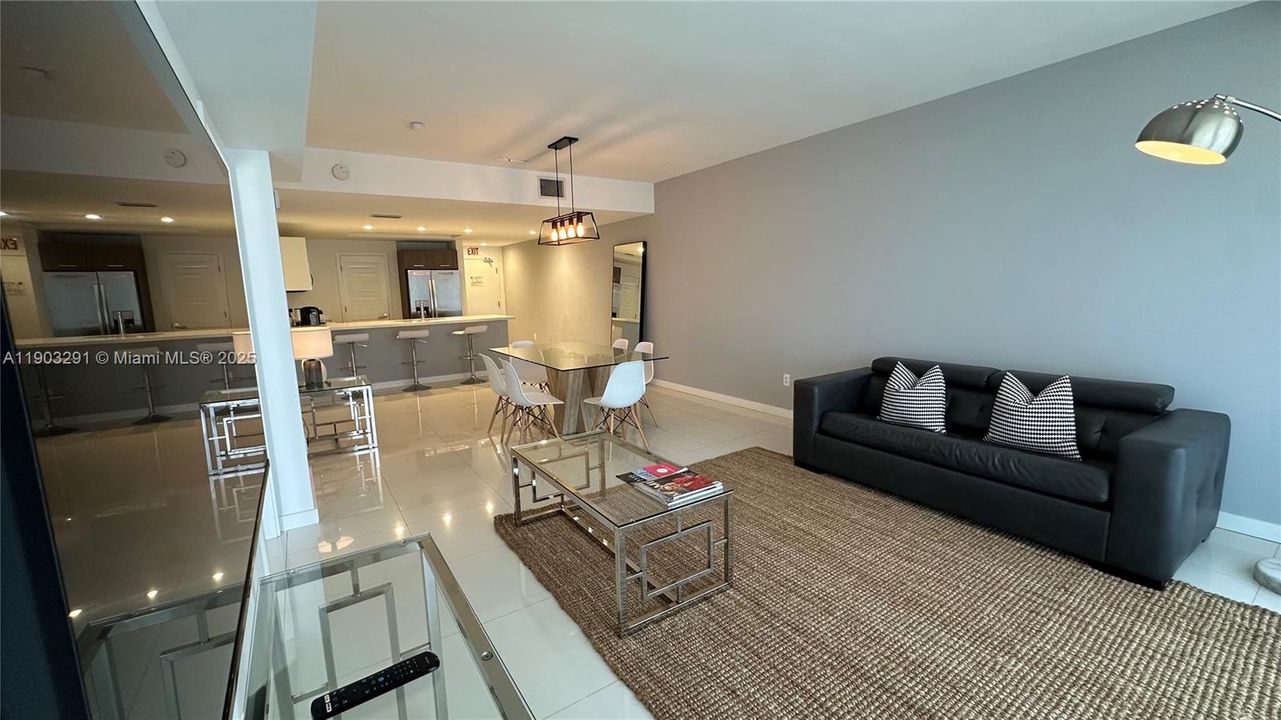 For Sale: $930,000 (2 beds, 2 baths, 1236 Square Feet)