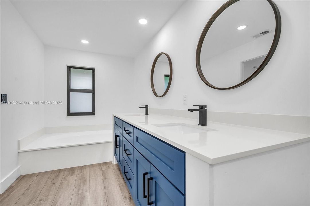 For Rent: $7,000 (4 beds, 2 baths, 2508 Square Feet)