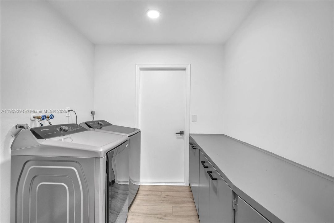 For Rent: $7,000 (4 beds, 2 baths, 2508 Square Feet)