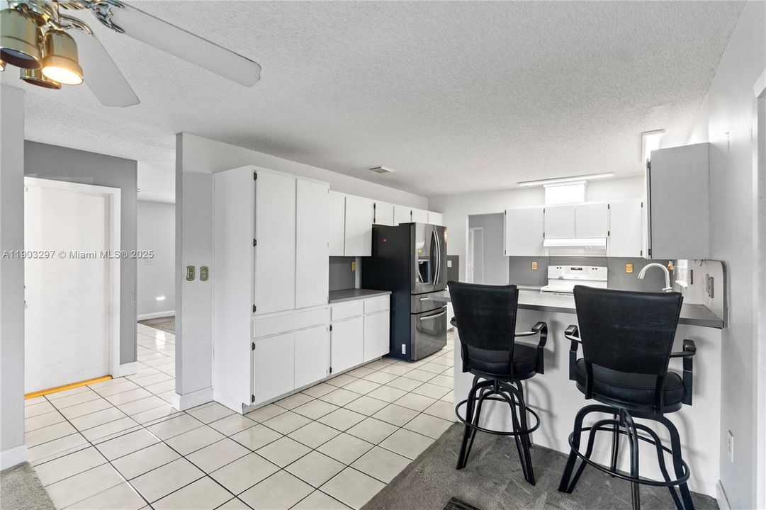 Active With Contract: $589,900 (4 beds, 2 baths, 1880 Square Feet)