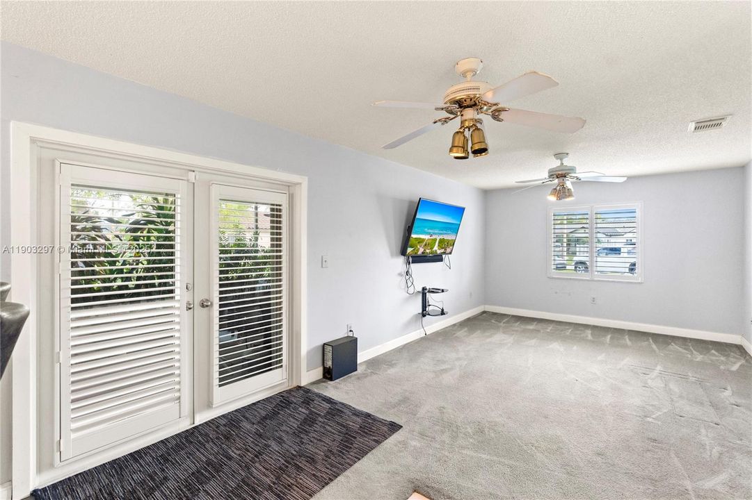 Active With Contract: $589,900 (4 beds, 2 baths, 1880 Square Feet)