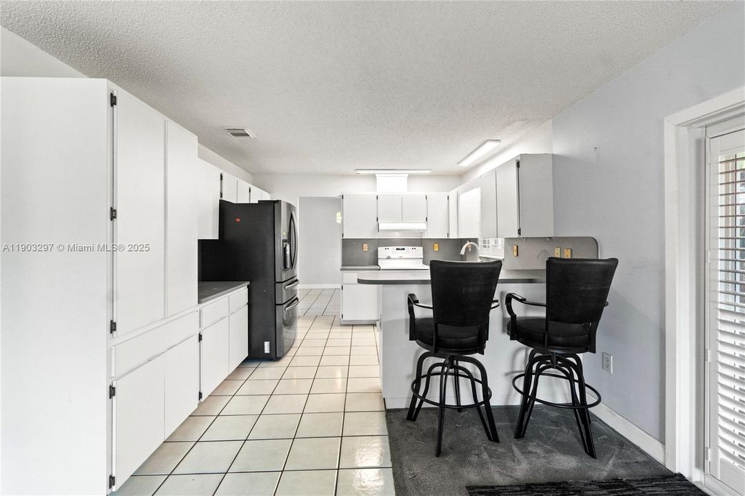 Active With Contract: $589,900 (4 beds, 2 baths, 1880 Square Feet)