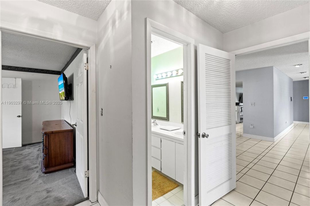 Active With Contract: $589,900 (4 beds, 2 baths, 1880 Square Feet)