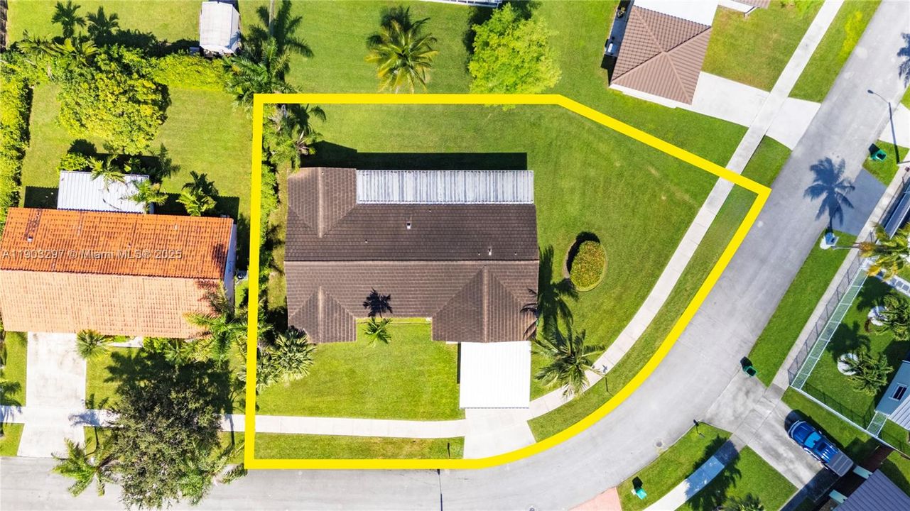 Active With Contract: $589,900 (4 beds, 2 baths, 1880 Square Feet)