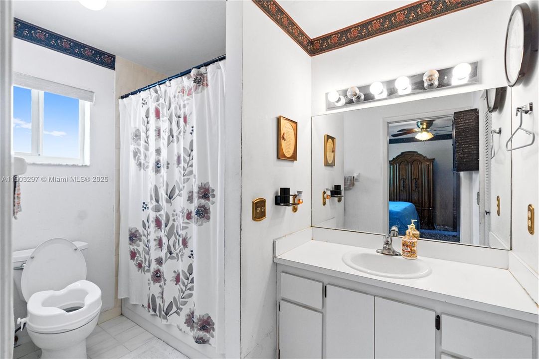 Active With Contract: $589,900 (4 beds, 2 baths, 1880 Square Feet)