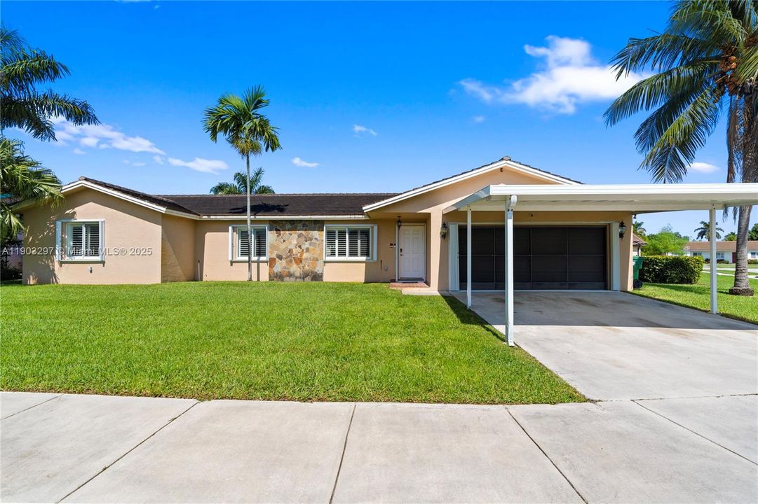 Active With Contract: $589,900 (4 beds, 2 baths, 1880 Square Feet)