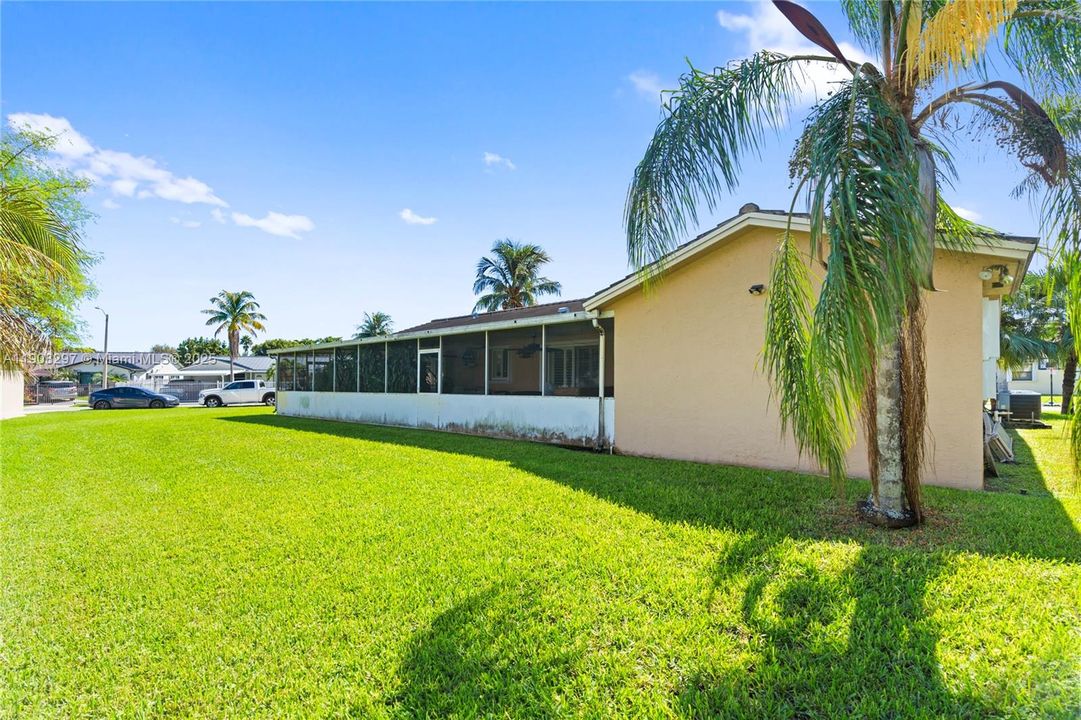 Active With Contract: $589,900 (4 beds, 2 baths, 1880 Square Feet)