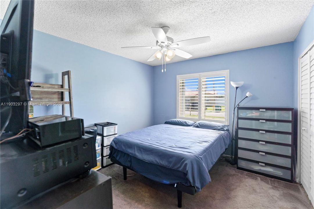 Active With Contract: $589,900 (4 beds, 2 baths, 1880 Square Feet)