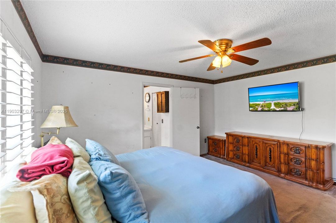 Active With Contract: $589,900 (4 beds, 2 baths, 1880 Square Feet)