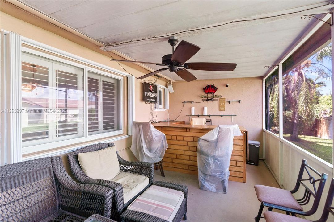 Active With Contract: $589,900 (4 beds, 2 baths, 1880 Square Feet)