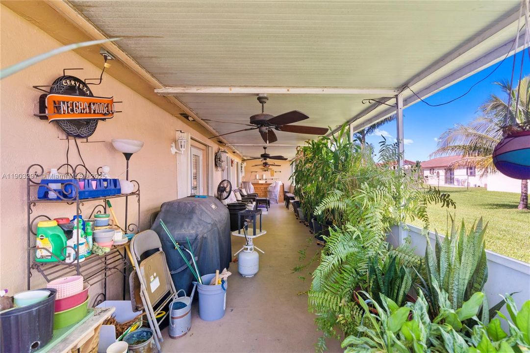 Active With Contract: $589,900 (4 beds, 2 baths, 1880 Square Feet)