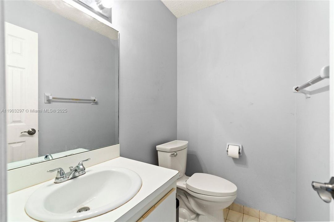 Active With Contract: $589,900 (4 beds, 2 baths, 1880 Square Feet)