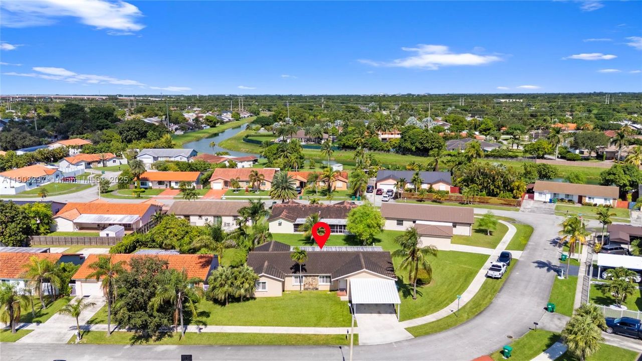 Active With Contract: $589,900 (4 beds, 2 baths, 1880 Square Feet)