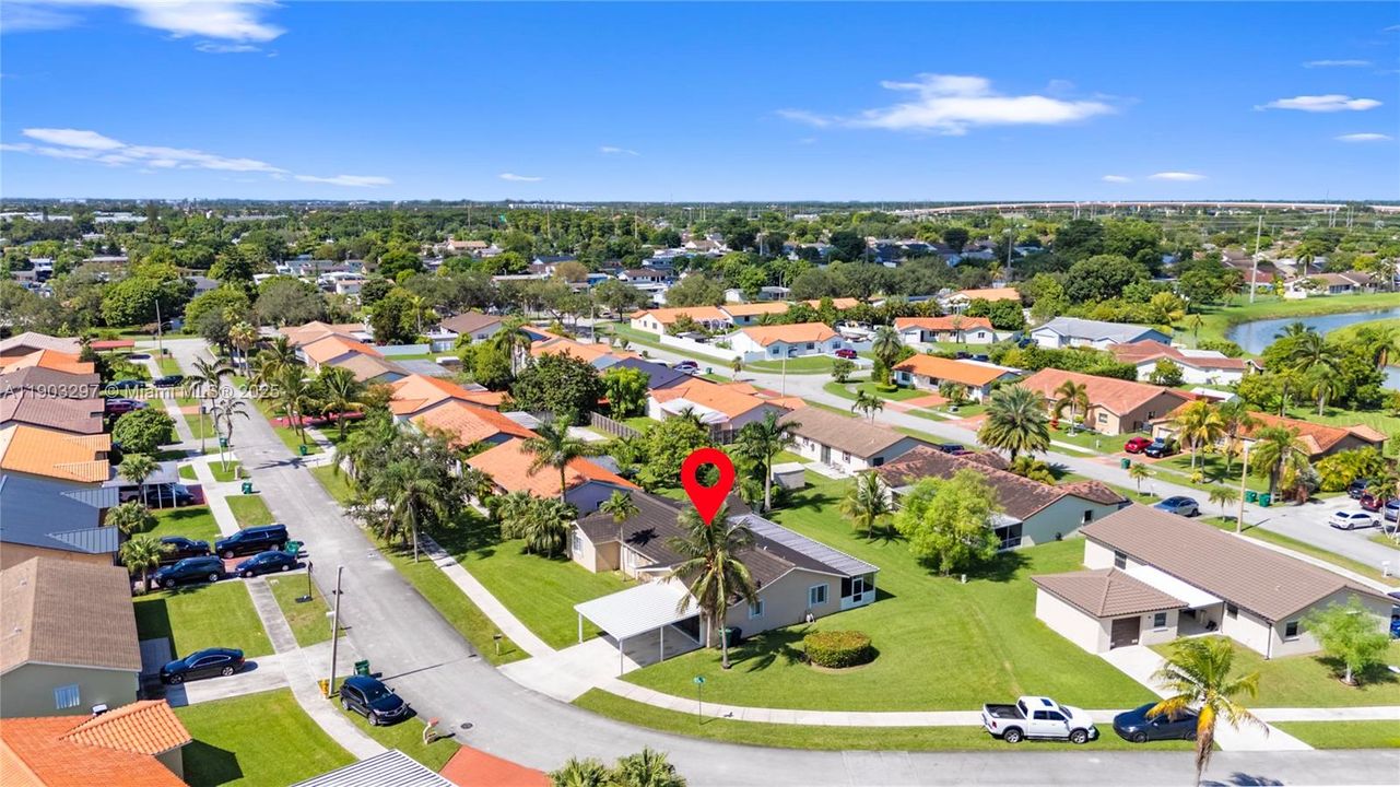 Active With Contract: $589,900 (4 beds, 2 baths, 1880 Square Feet)