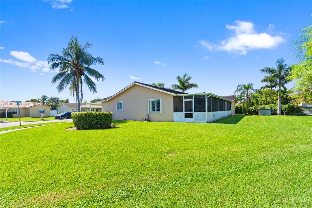 Active With Contract: $589,900 (4 beds, 2 baths, 1880 Square Feet)