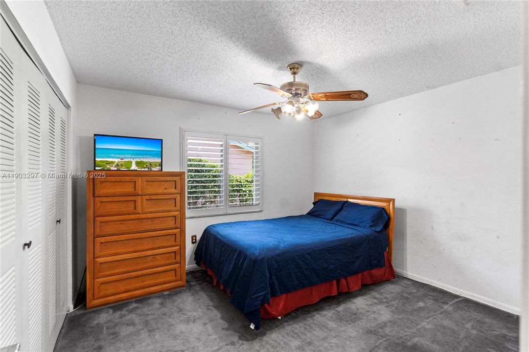 Active With Contract: $589,900 (4 beds, 2 baths, 1880 Square Feet)