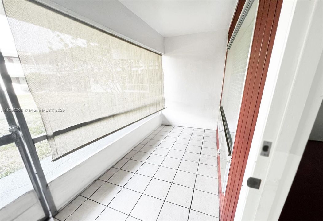 Recently Rented: $1,700 (2 beds, 2 baths, 828 Square Feet)