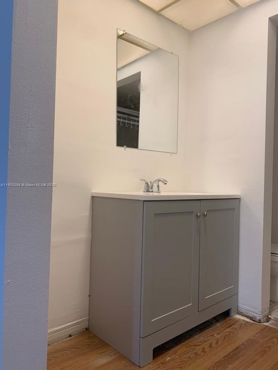 Recently Rented: $1,700 (2 beds, 2 baths, 828 Square Feet)