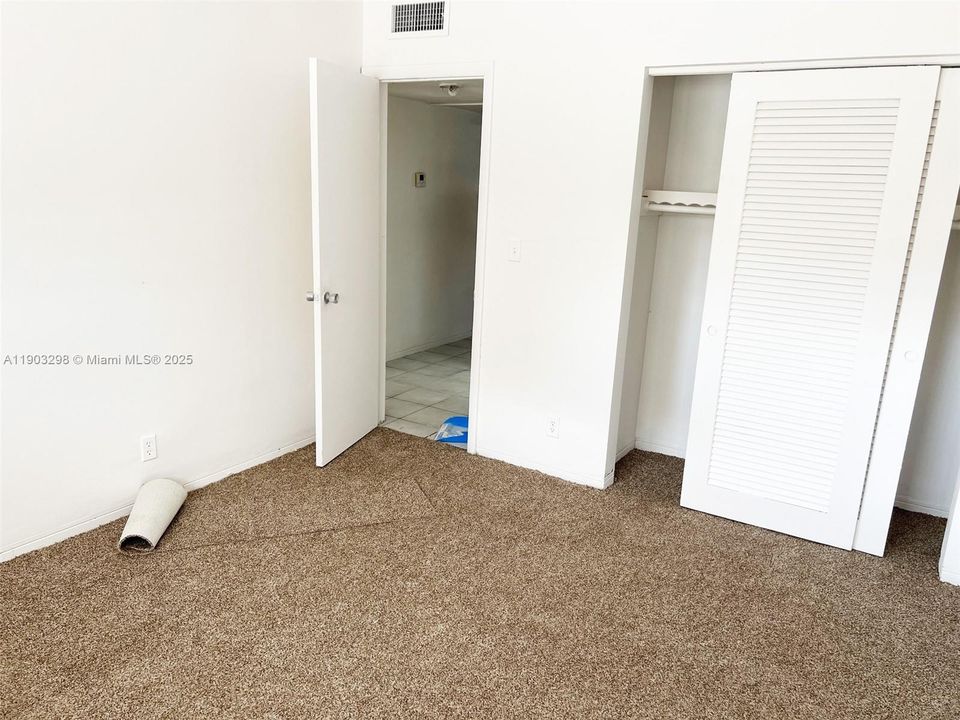 Recently Rented: $1,700 (2 beds, 2 baths, 828 Square Feet)