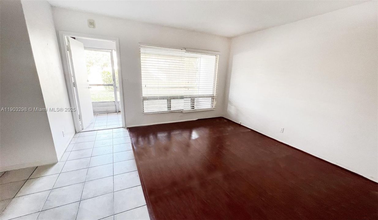 Recently Rented: $1,700 (2 beds, 2 baths, 828 Square Feet)