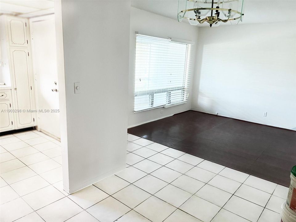 Recently Rented: $1,700 (2 beds, 2 baths, 828 Square Feet)