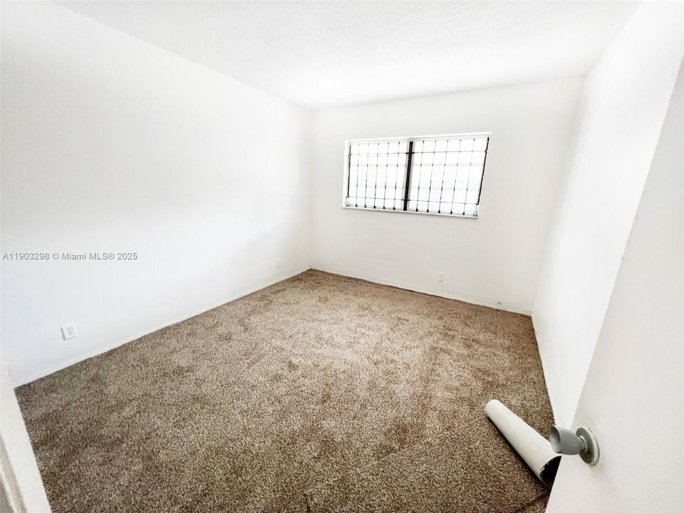 Recently Rented: $1,700 (2 beds, 2 baths, 828 Square Feet)