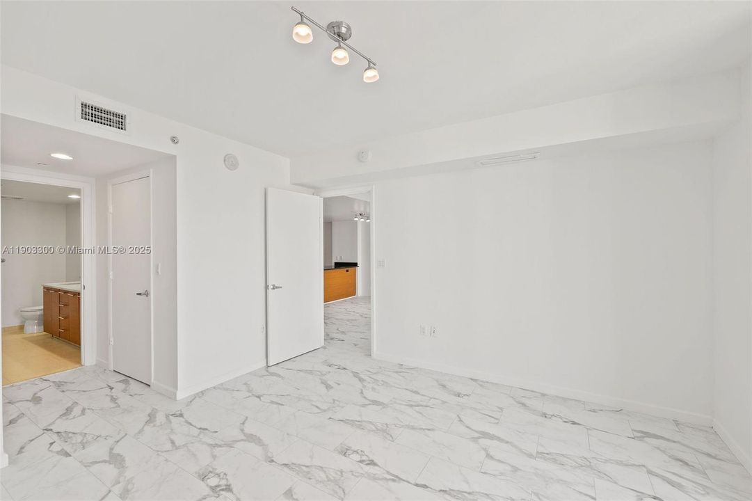 For Rent: $3,500 (2 beds, 2 baths, 1256 Square Feet)