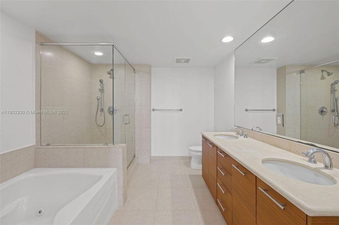 For Rent: $3,500 (2 beds, 2 baths, 1256 Square Feet)