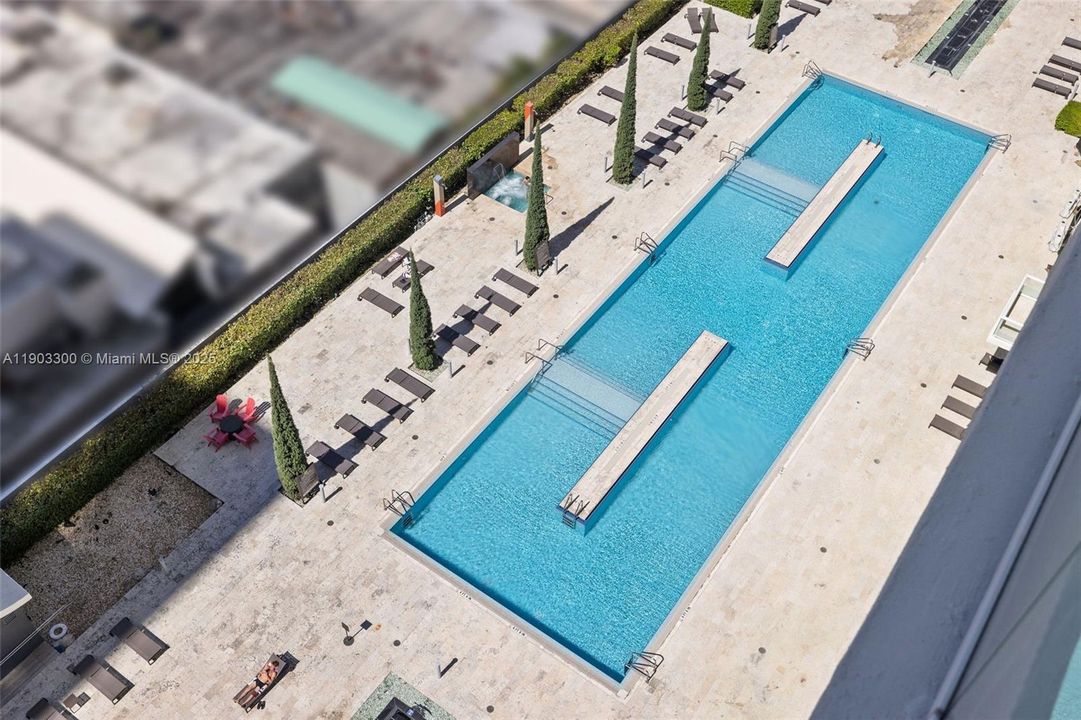 For Rent: $3,500 (2 beds, 2 baths, 1256 Square Feet)