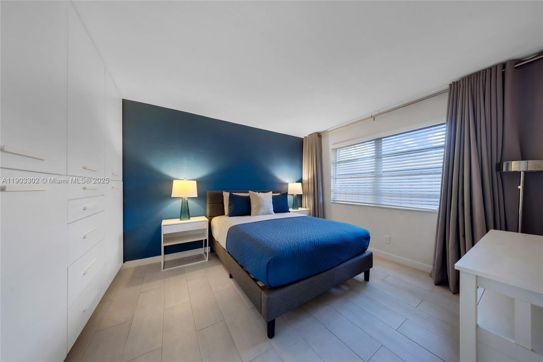 Active With Contract: $2,400 (2 beds, 1 baths, 1686 Square Feet)