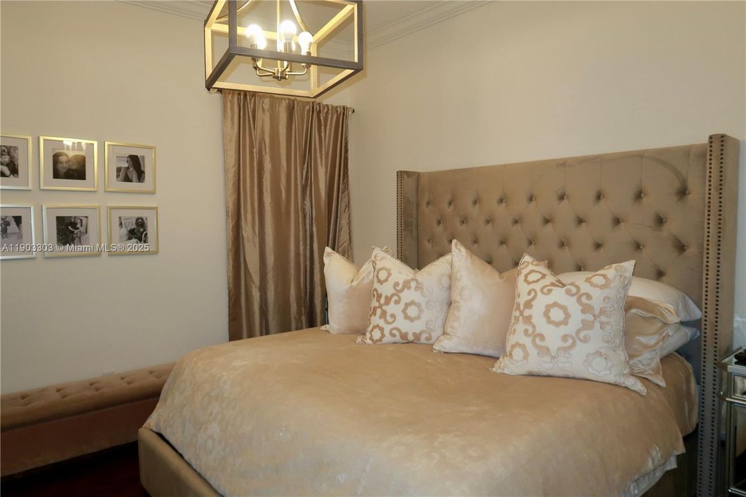 For Rent: $5,500 (2 beds, 2 baths, 1829 Square Feet)