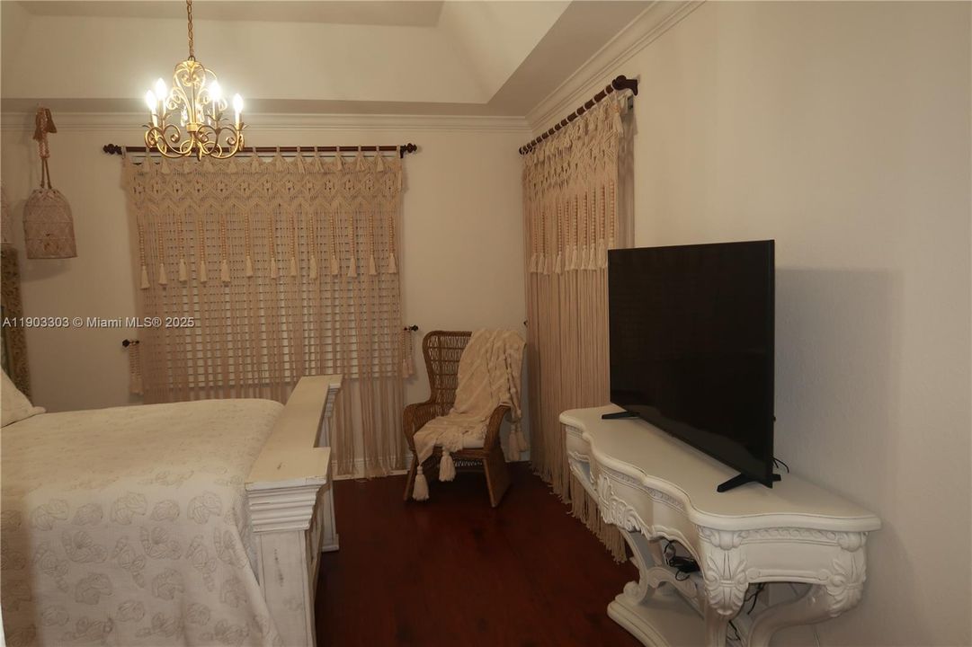 For Rent: $5,500 (2 beds, 2 baths, 1829 Square Feet)